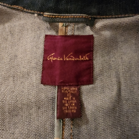 Gloria Vanderbilt Jean's Jacket with Floral details - Picture 4 of 4
